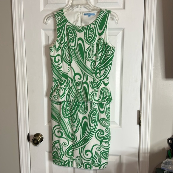 Antonio Melani Paisley Peplum green & white dress - Size 6 - Picture 1 of 4